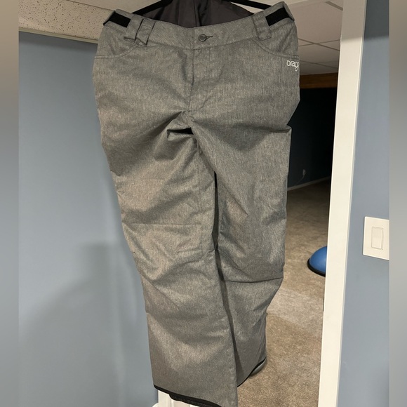 Orage Women’s Insulated Snowboard Pants - Picture 2 of 4